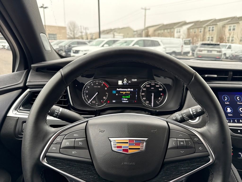 Used 2025 Cadillac XT5 Premium Luxury image 6