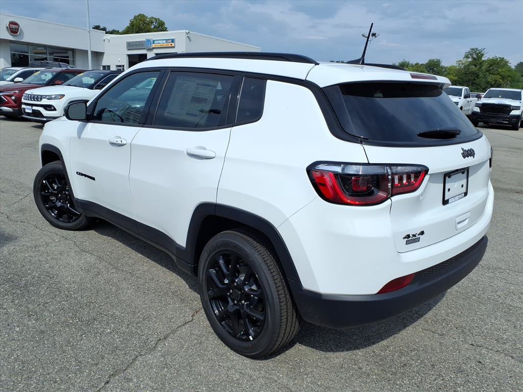 New 2026 Jeep Compass Latitude AWD/4WD image 6