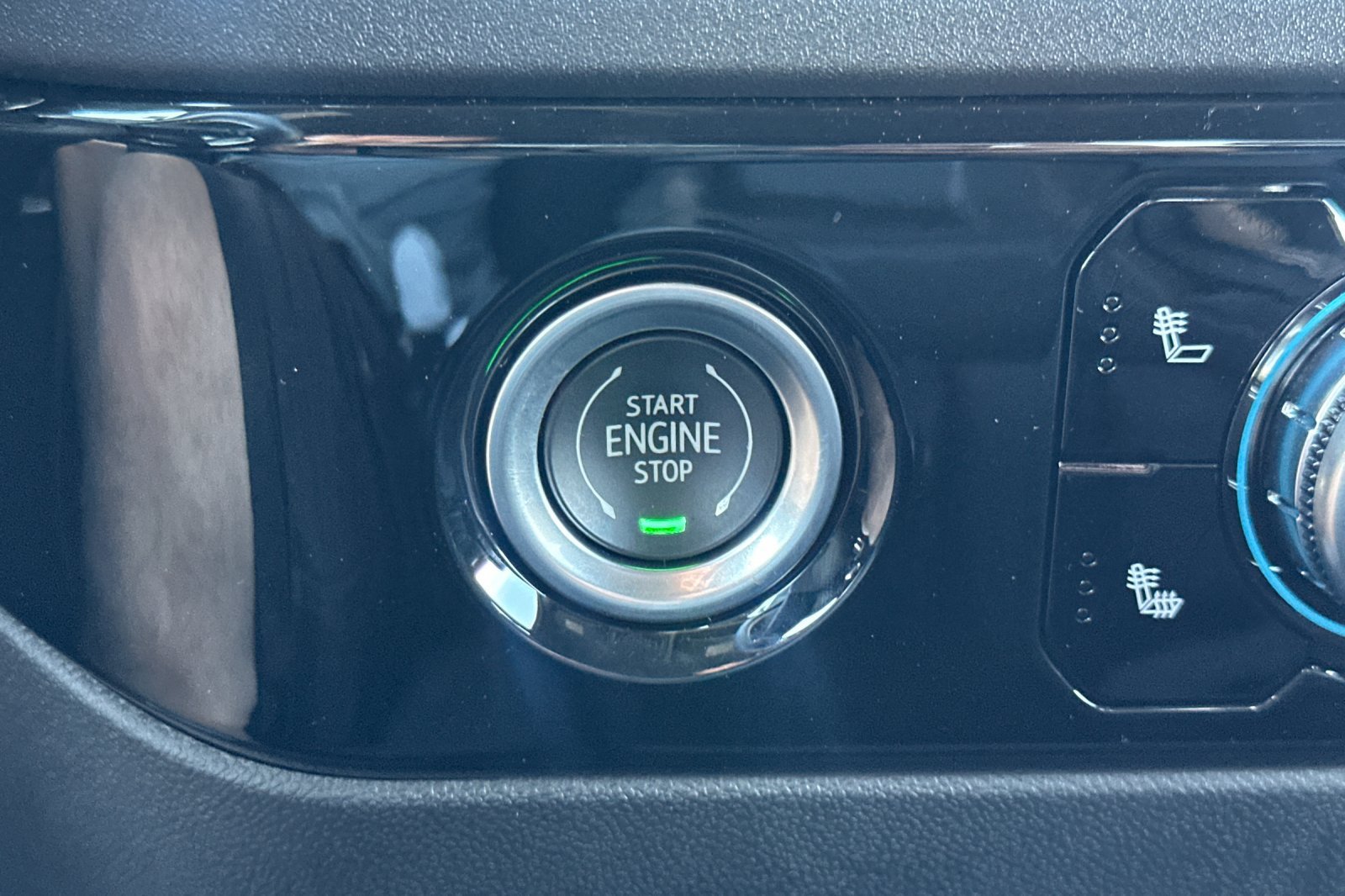 Used 2024 GMC Sierra 1500 SLE AWD/4WD image 32
