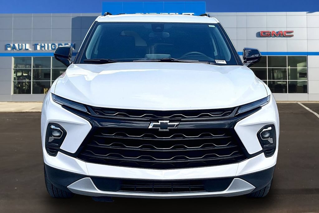 Used 2023 Chevrolet Blazer LT w/ Midnight/Sport Edition FWD image 2