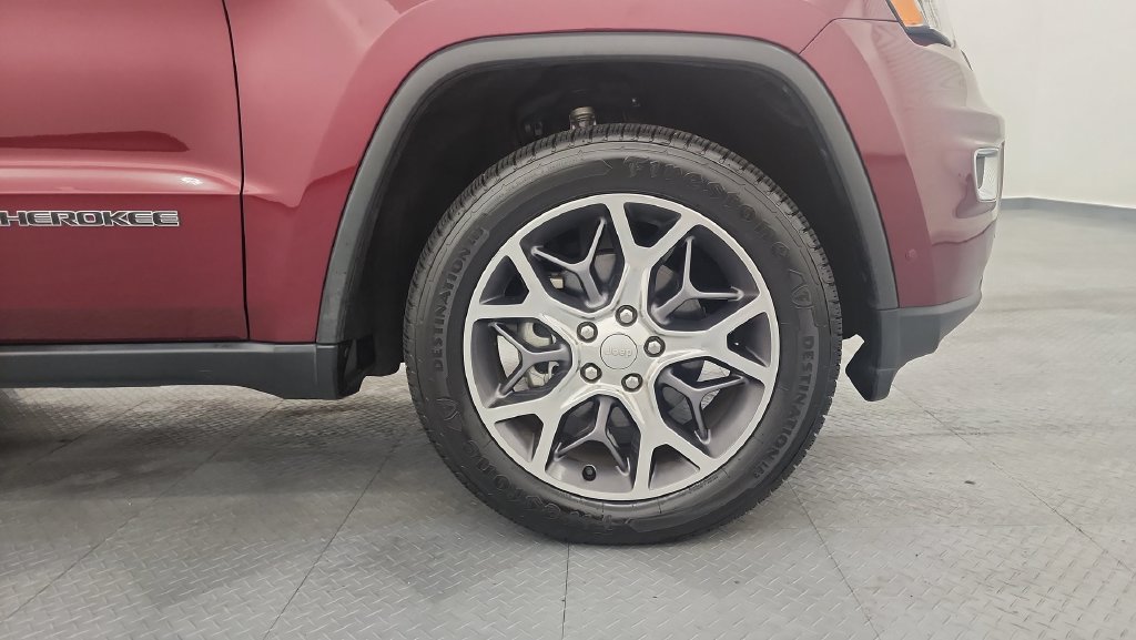 Used 2020 Jeep Grand Cherokee Limited AWD/4WD image 24