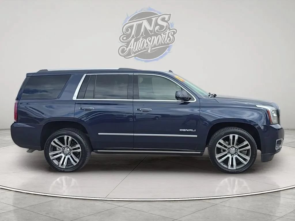 Used 2017 GMC Yukon Denali w/ Open Road Package AWD/4WD image 8