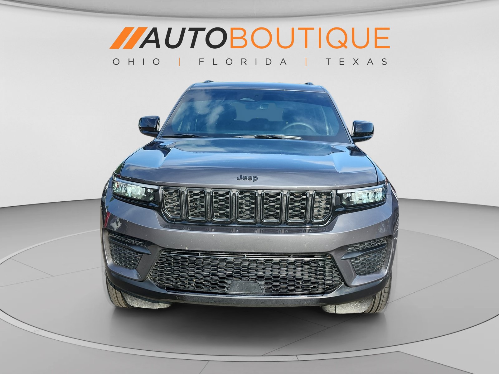 Used 2025 Jeep Grand Cherokee Altitude AWD/4WD image 9