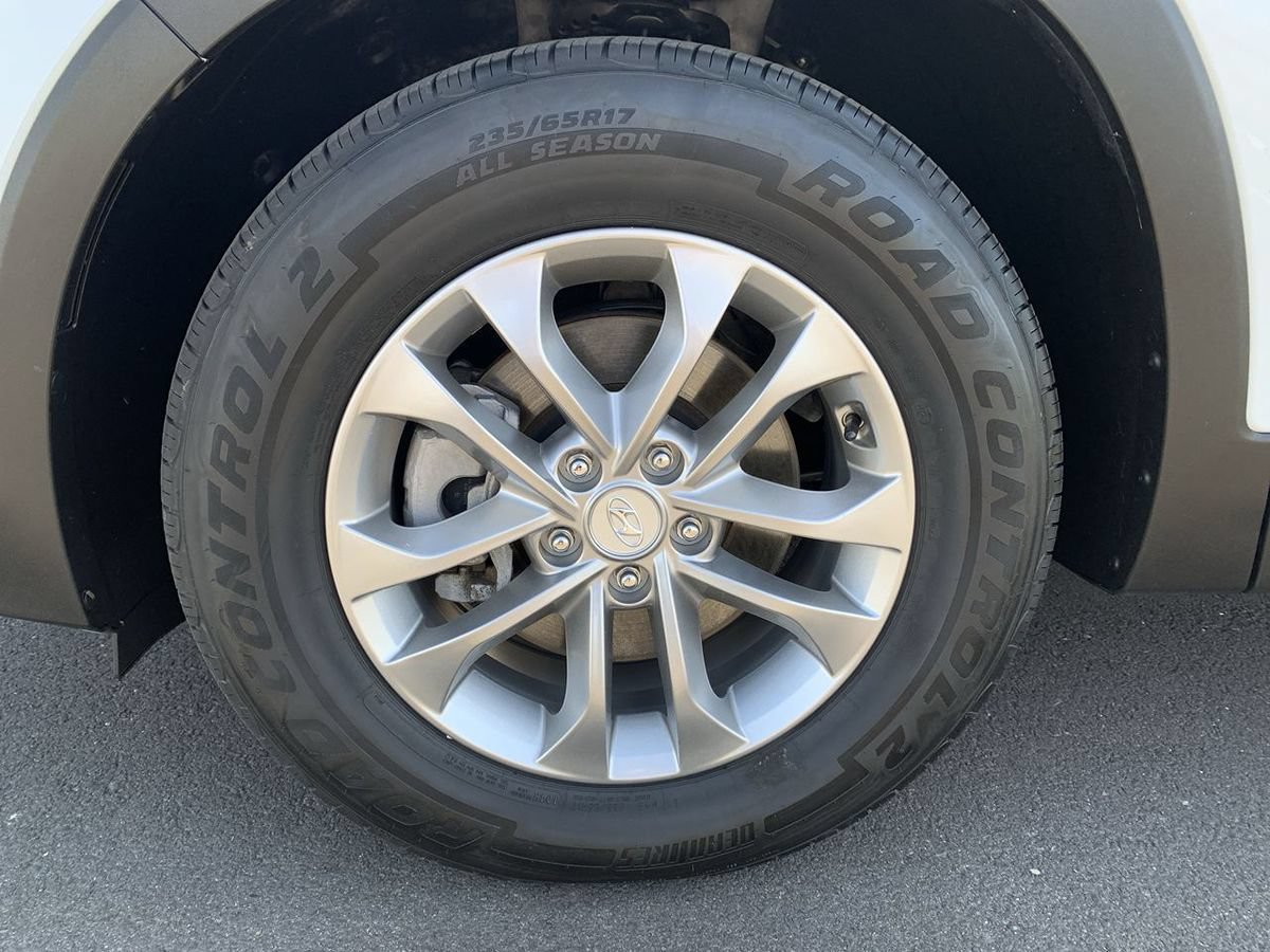 Used 2020 Hyundai Santa Fe SE AWD/4WD image 10