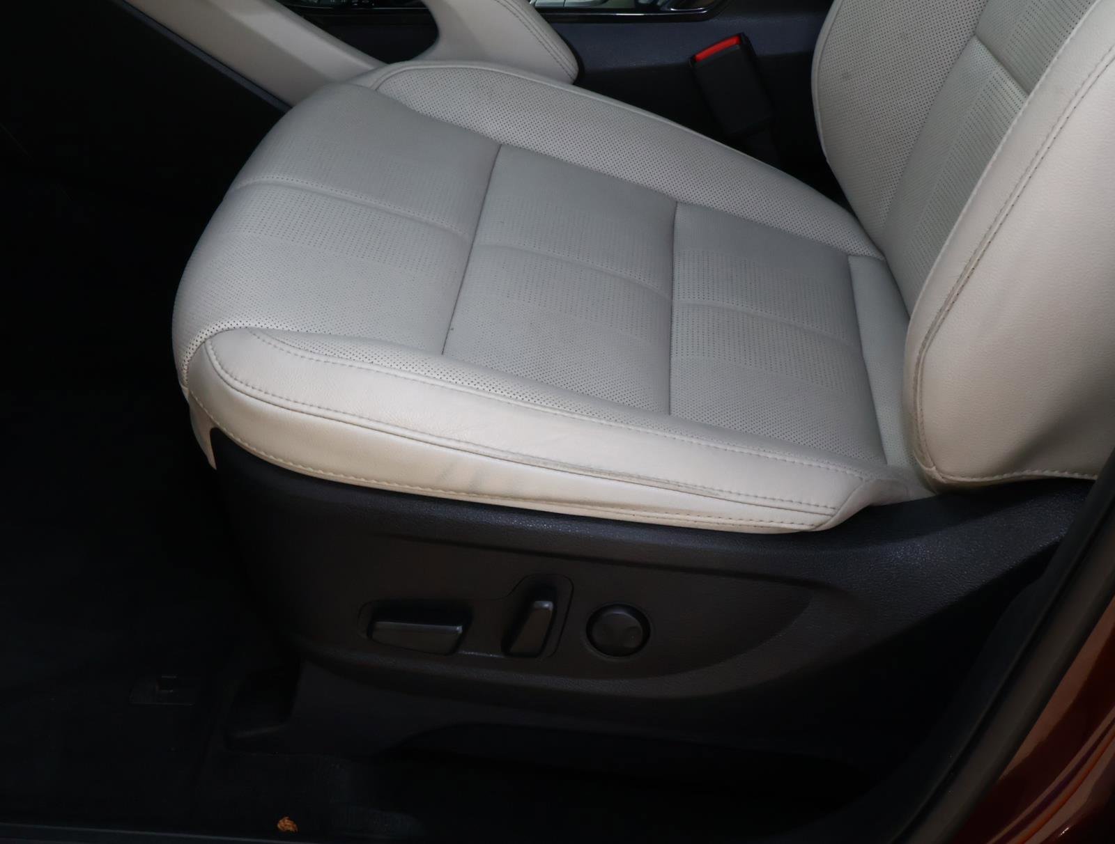 Used 2020 Kia Telluride EX w/ EX Premium Package image 14