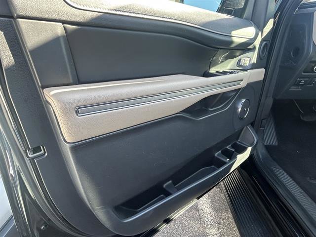 Used 2024 Ford Expedition Limited image 25