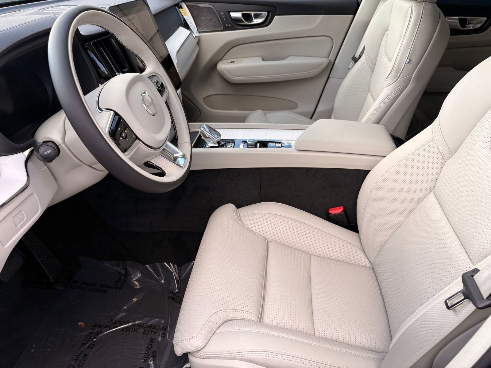 New 2026 Volvo XC60 B5 Ultra w/ Climate Package image 5