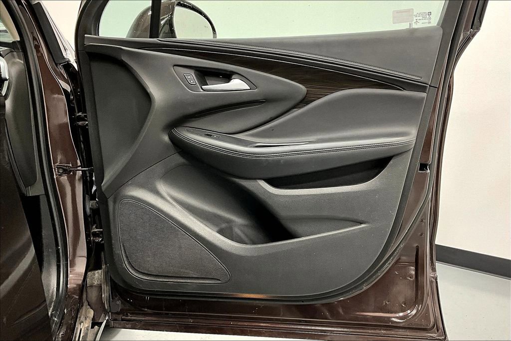Used 2020 Buick Envision Essence image 22
