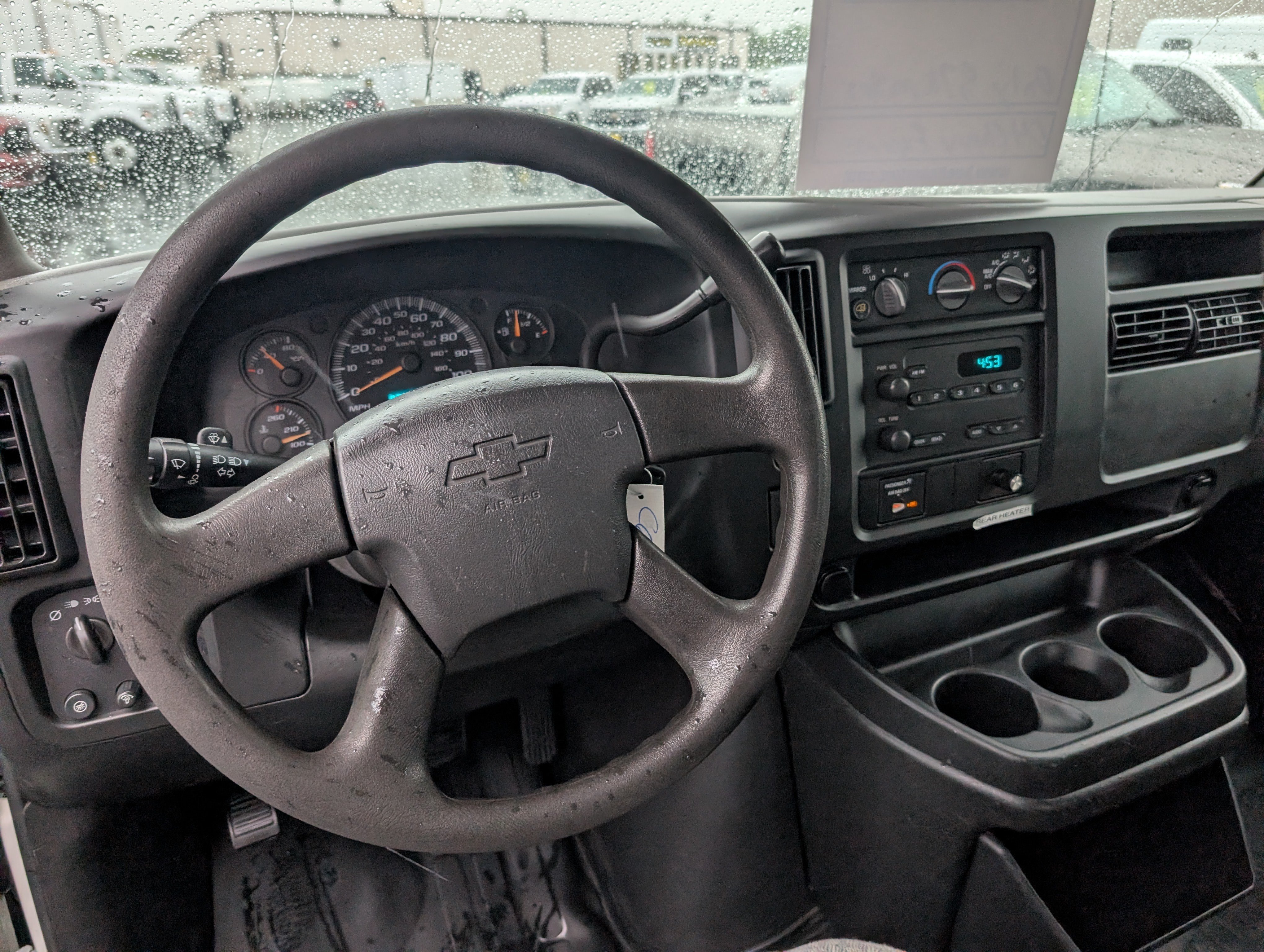 Used 2004 Chevrolet Express 2500 RWD image 13