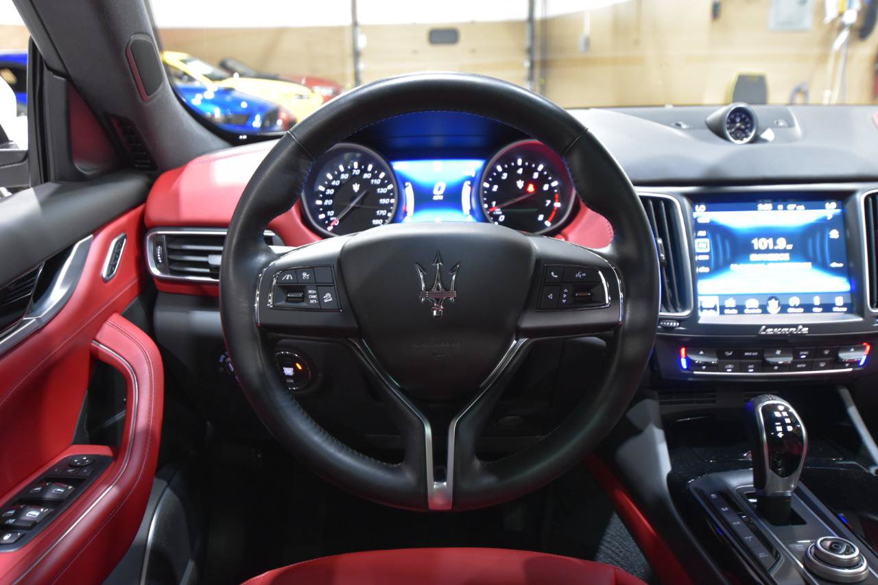 Used 2018 Maserati Levante AWD/4WD image 17