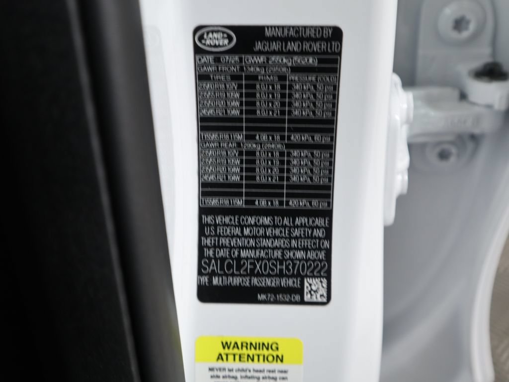 Certified 2025 Land Rover Discovery Sport Dynamic SE AWD/4WD image 34