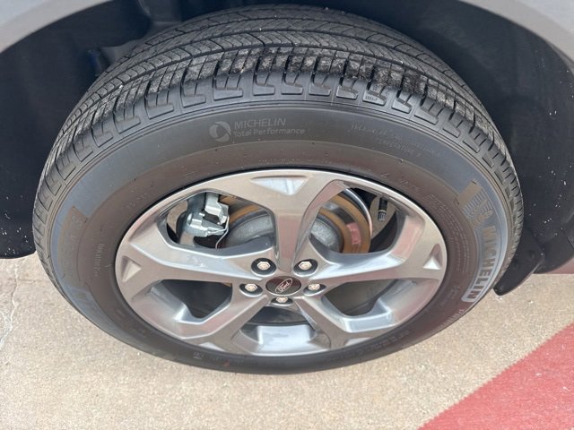 Used 2025 Ford Escape ST-Line image 16