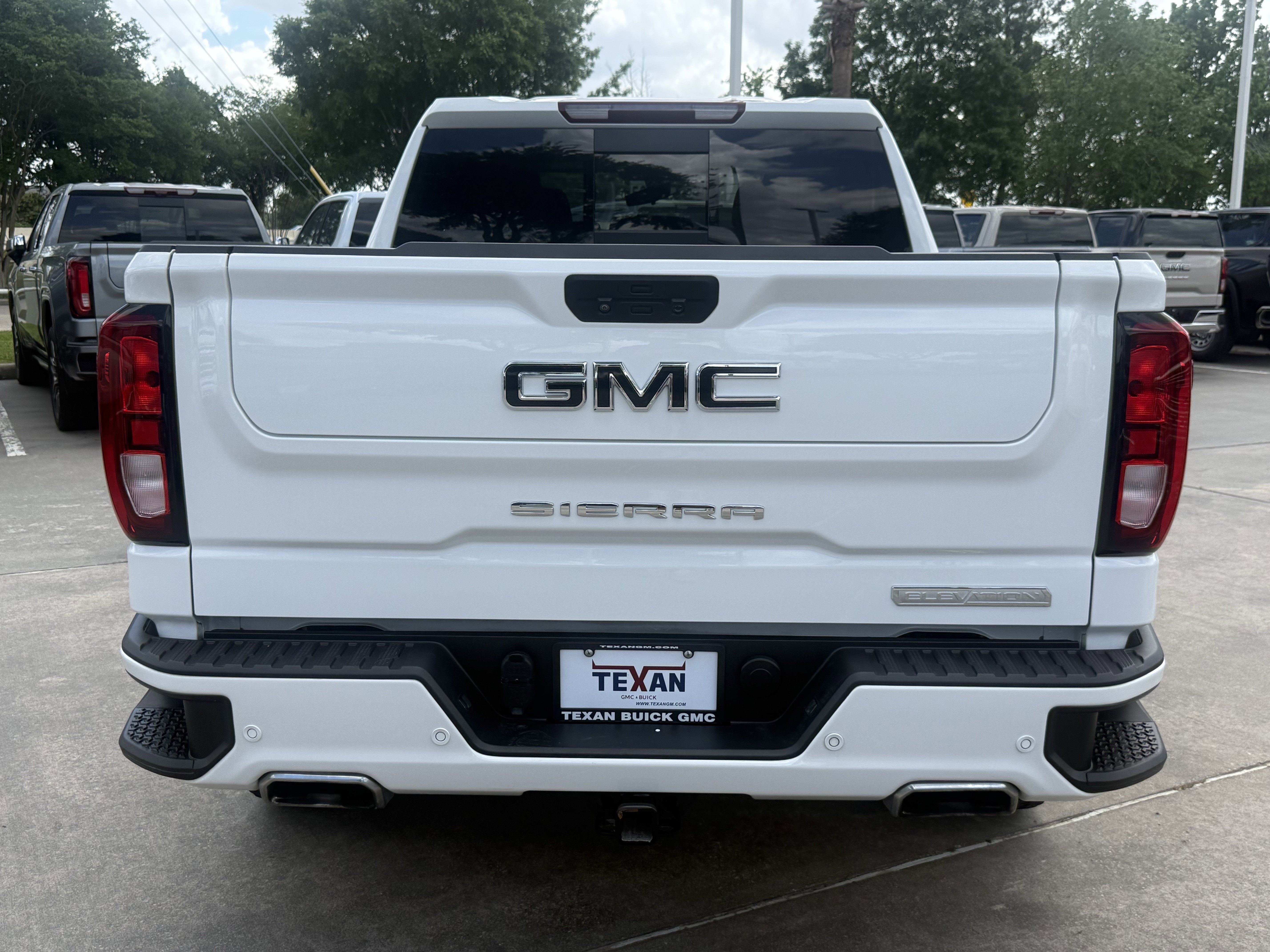 Used 2022 GMC Sierra 1500 Elevation w/ Preferred Package AWD/4WD image 6