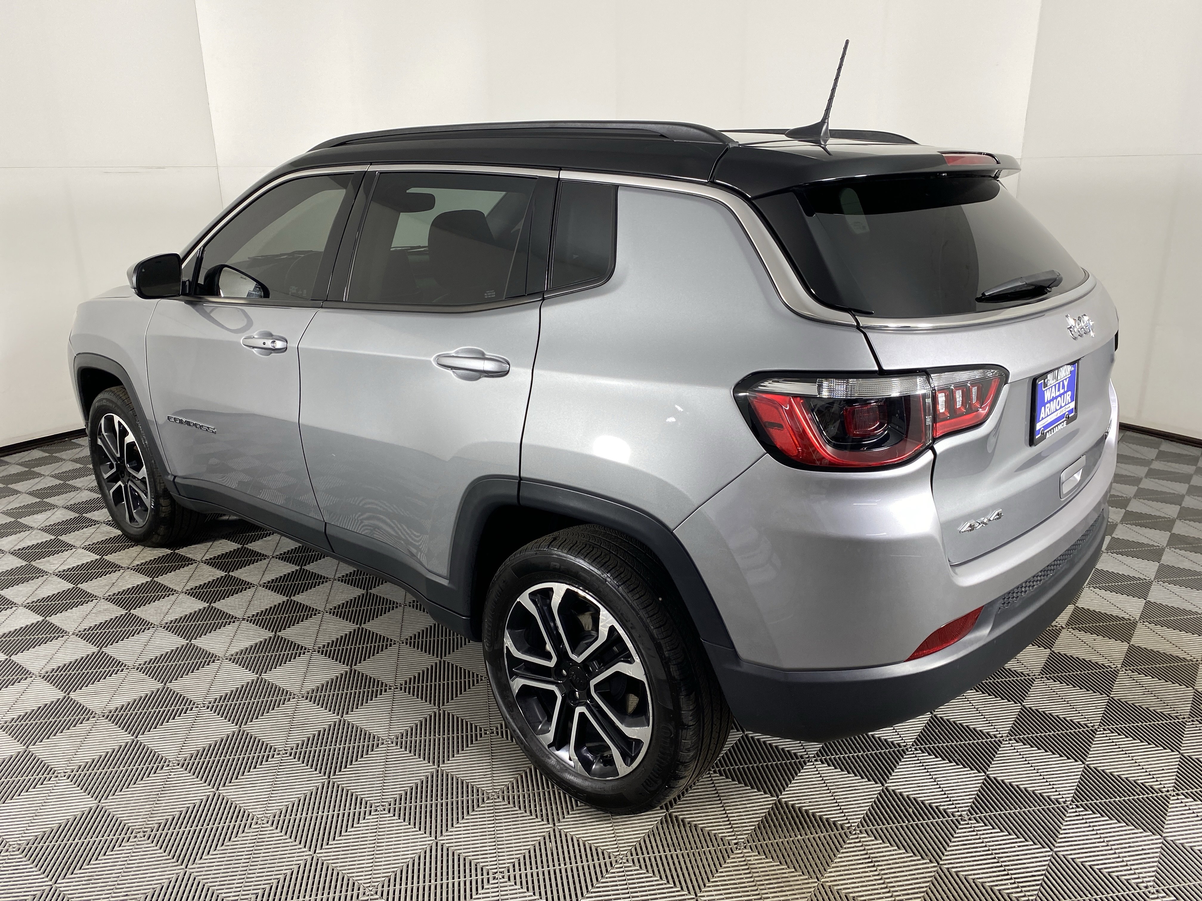 Used 2022 Jeep Compass Limited w/ Sun and Sound Group image 10