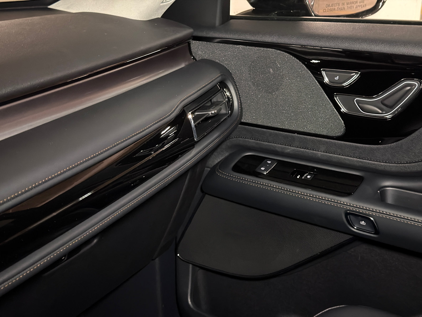 New 2027 Lincoln Aviator AWD image 34