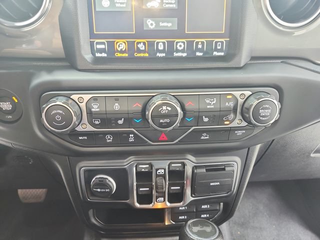Used 2023 Jeep Wrangler Unlimited Sahara w/ Cold Weather Group AWD/4WD image 30