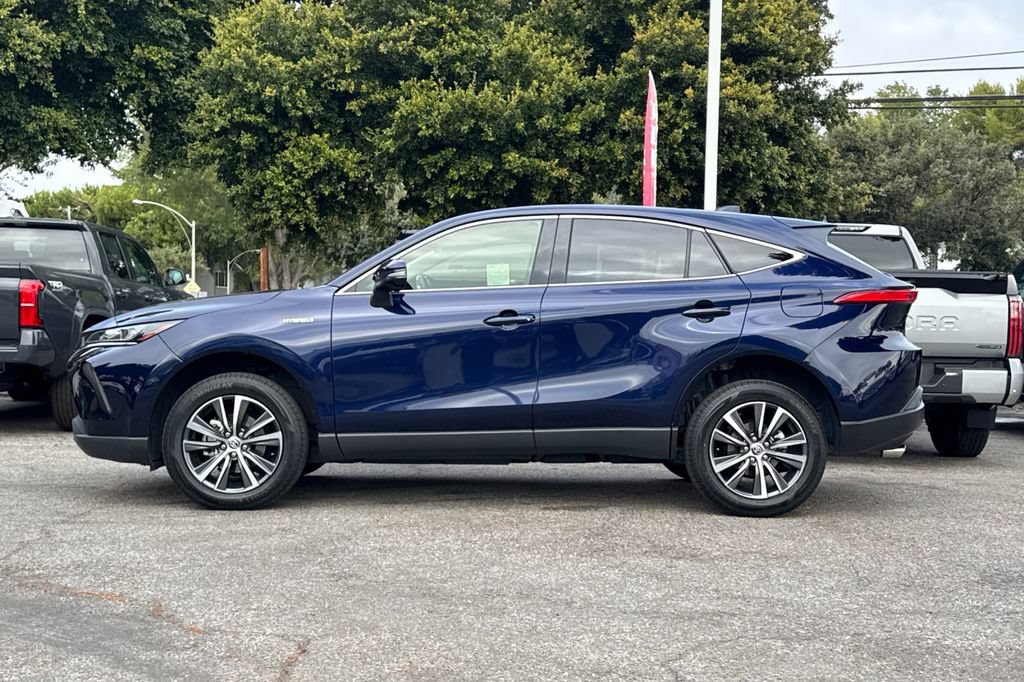 Certified 2021 Toyota Venza LE AWD/4WD image 6