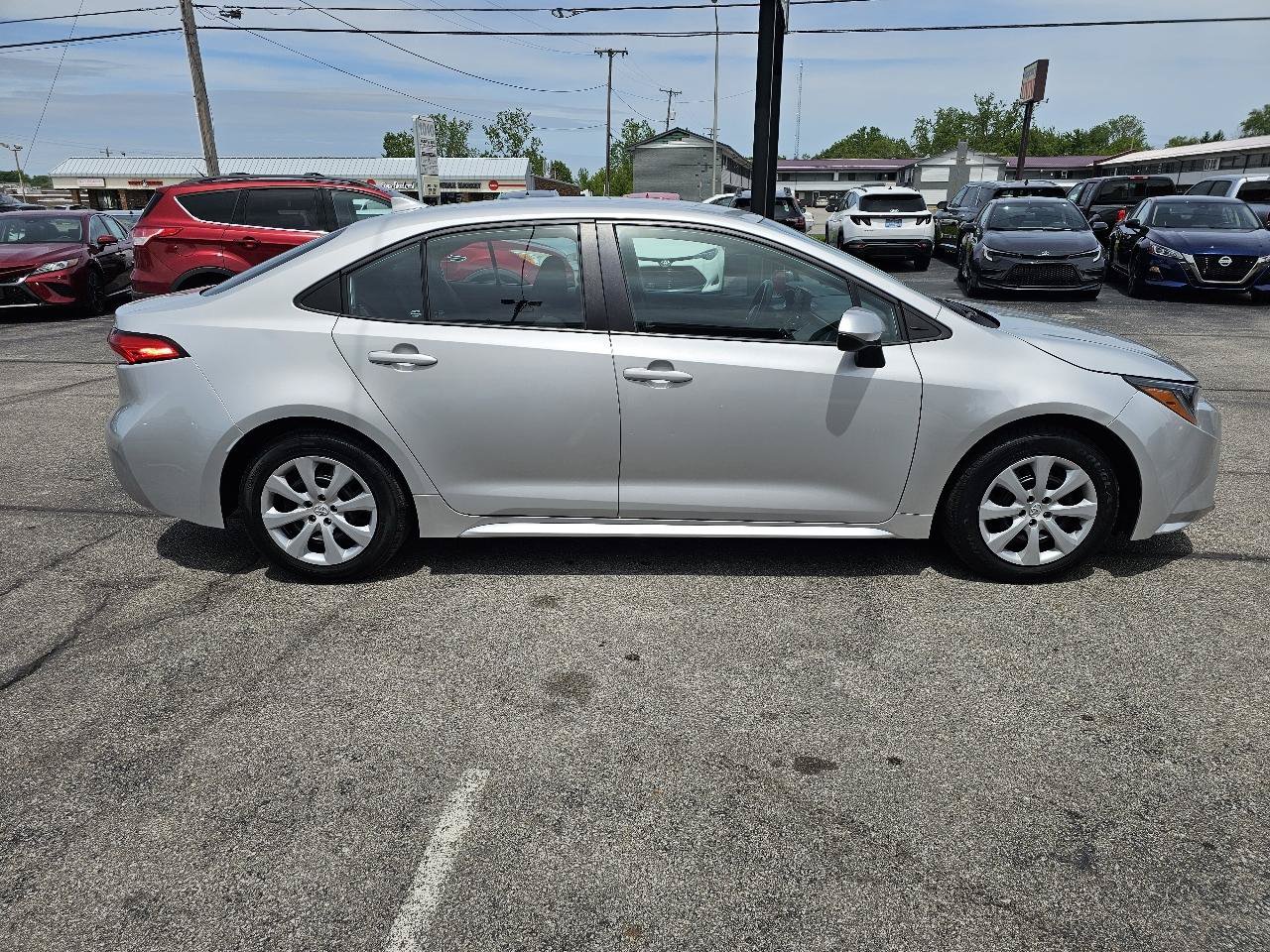 Used 2022 Toyota Corolla LE FWD image 5