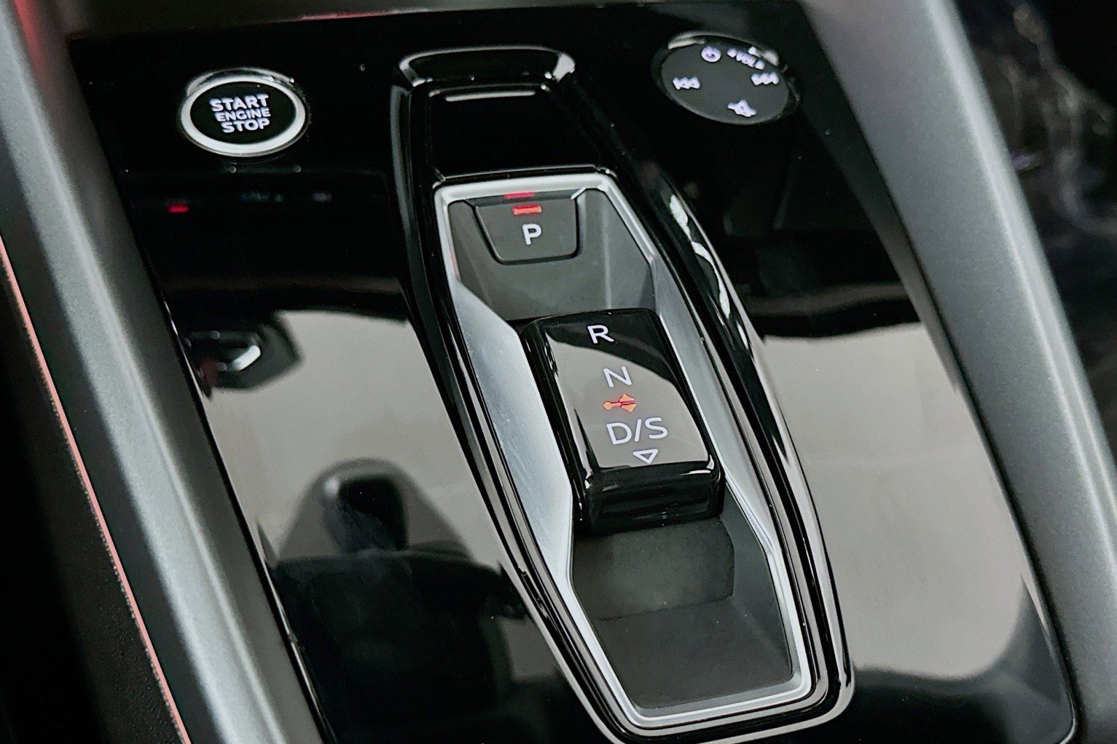 Used 2025 Audi A3 2.0T Premium Plus w/ Premium Plus Package image 7