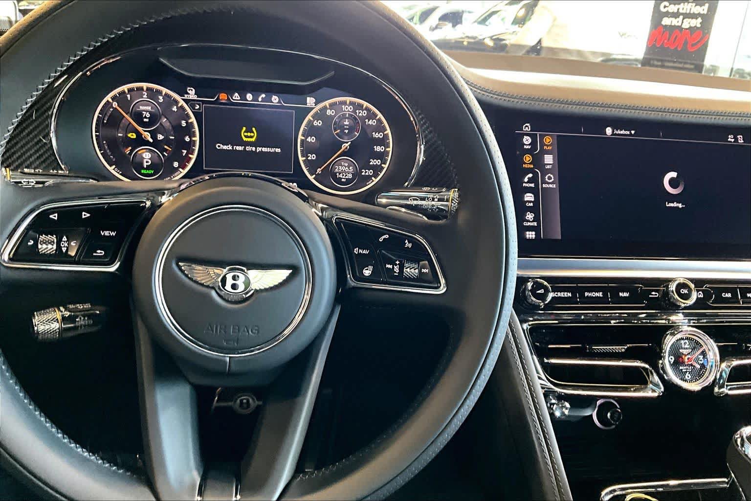 Used 2023 Bentley Flying Spur Plug-In Hybrid AWD/4WD image 25