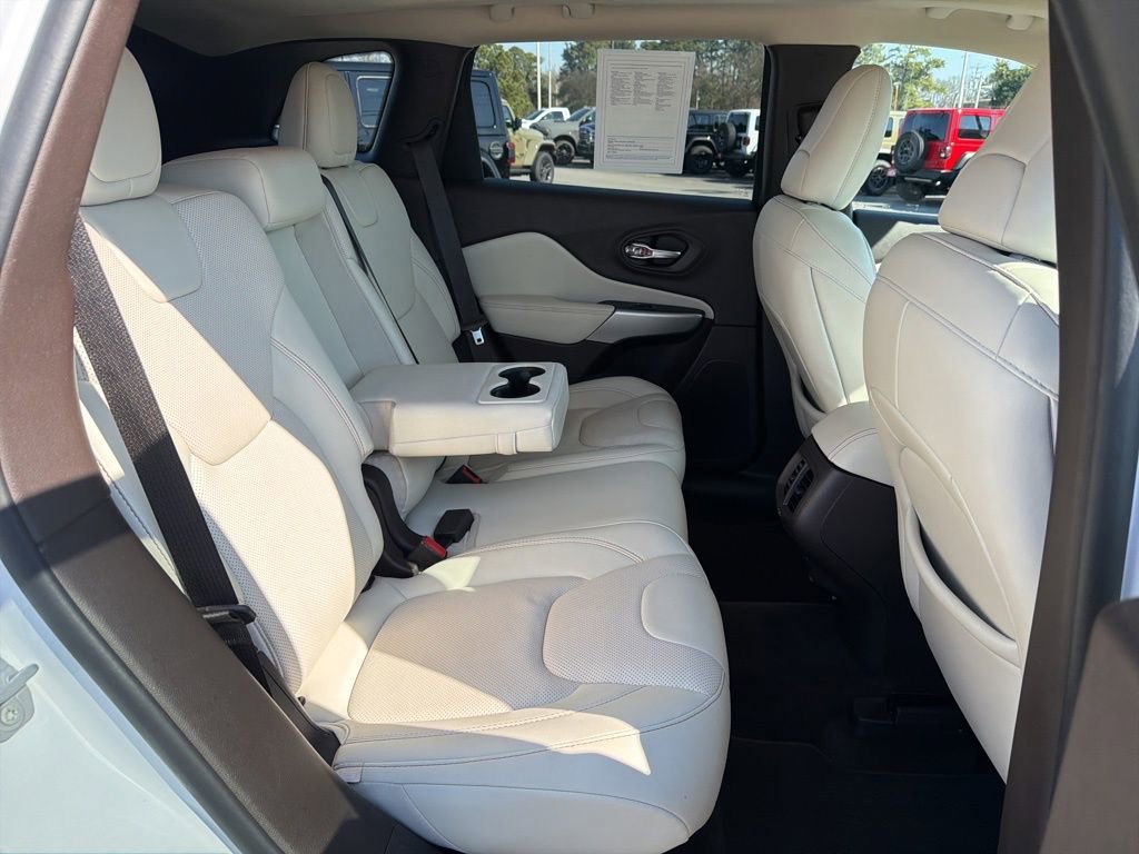 Used 2018 Jeep Cherokee Overland w/ Technology Group image 19