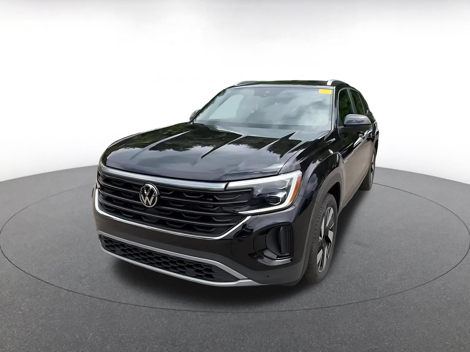 Used 2025 Volkswagen Atlas Cross Sport SE FWD image 7