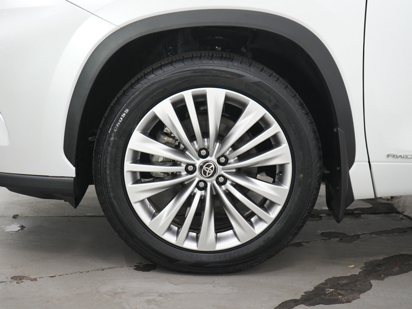 Used 2025 Toyota Highlander Platinum AWD/4WD image 31