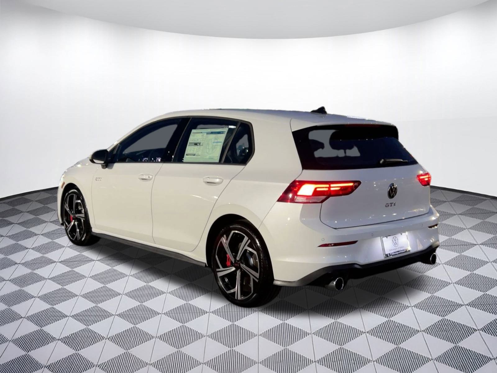 New 2025 Volkswagen Golf SE image 3