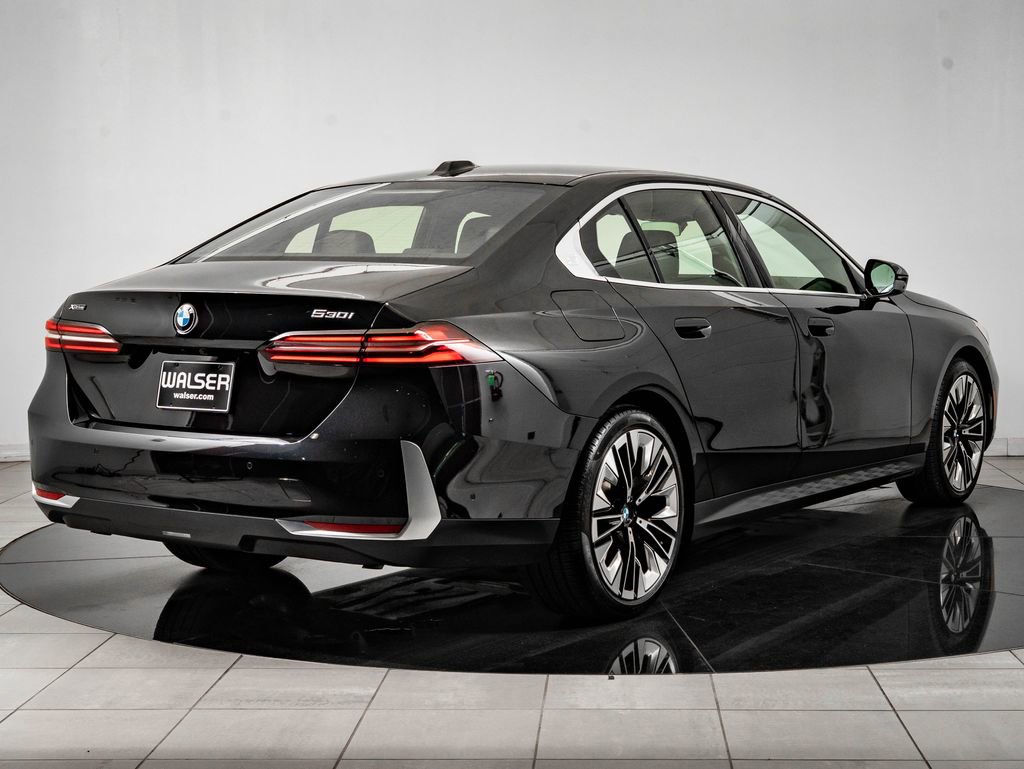 Certified 2025 BMW 530i xDrive AWD/4WD image 10