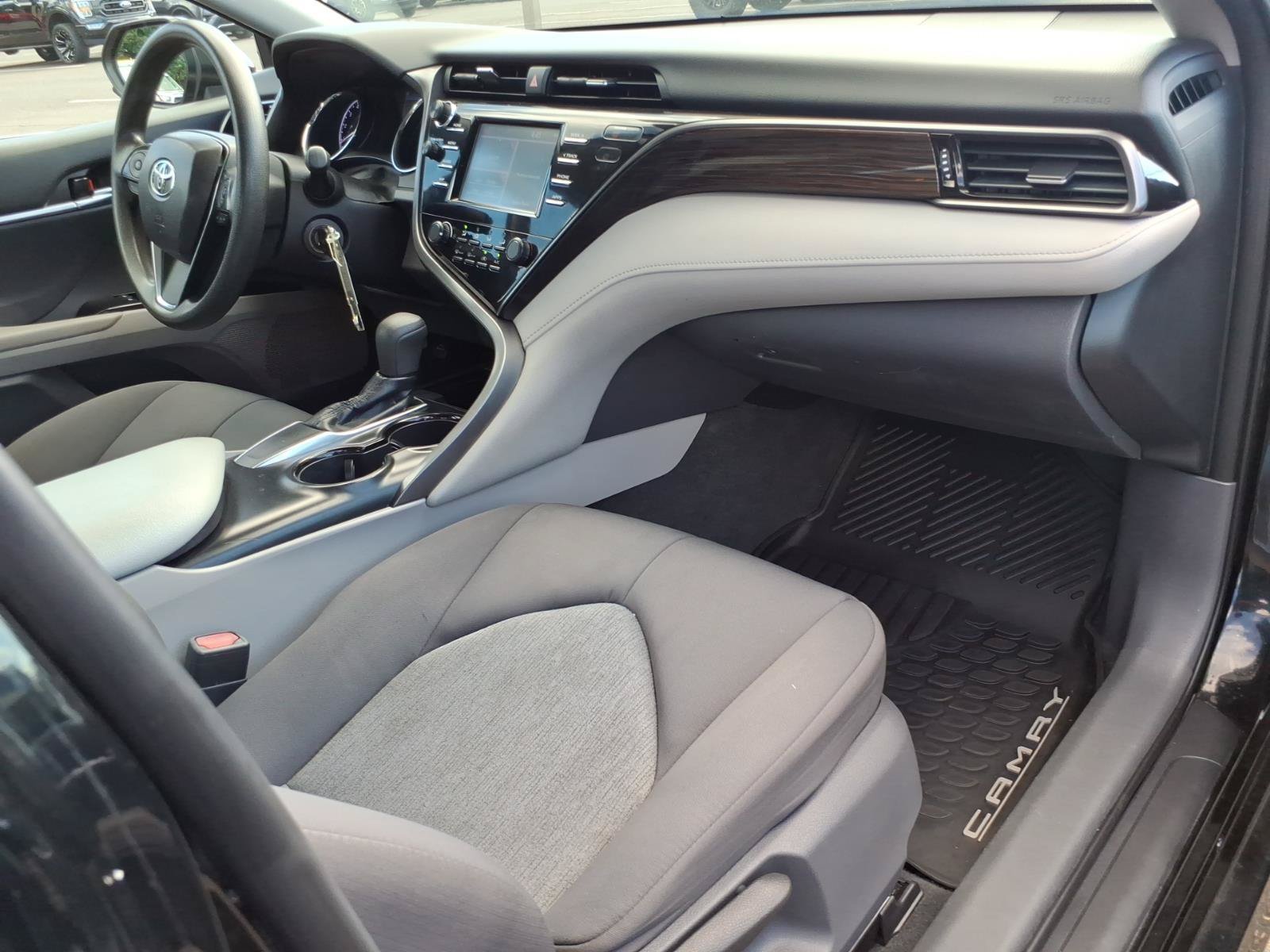 Used 2019 Toyota Camry LE FWD image 9
