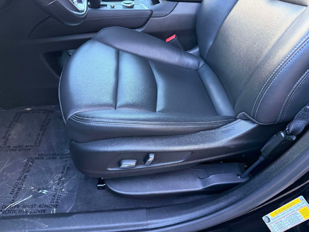 Used 2025 Cadillac XT6 Luxury AWD/4WD image 3