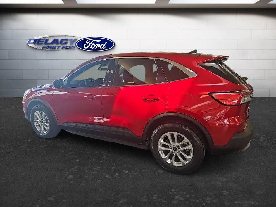 Used 2022 Ford Escape SE w/ Convenience Package AWD/4WD image 3