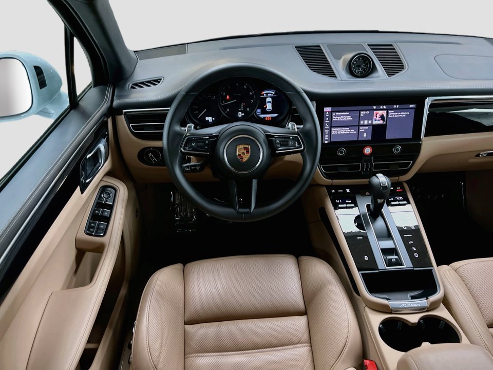 Certified 2026 Porsche Macan AWD/4WD image 25