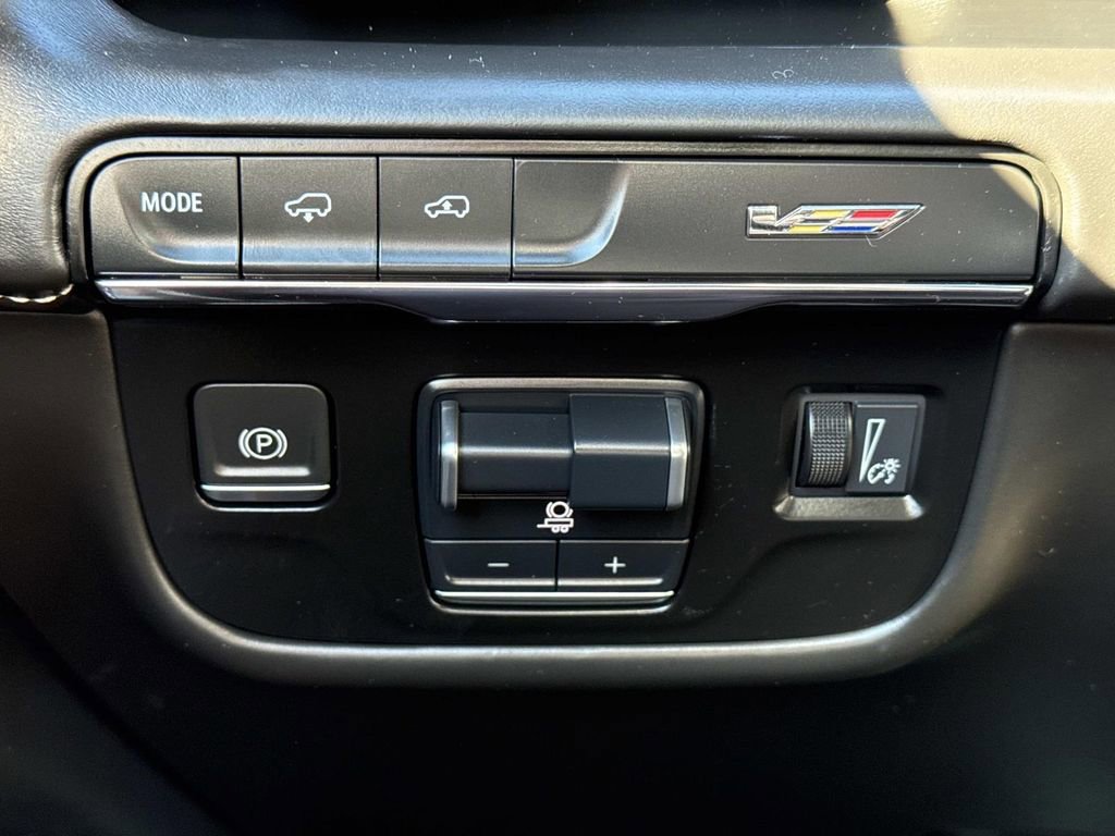 Certified 2023 Cadillac Escalade ESV V w/ LPO, ONYX Package image 29