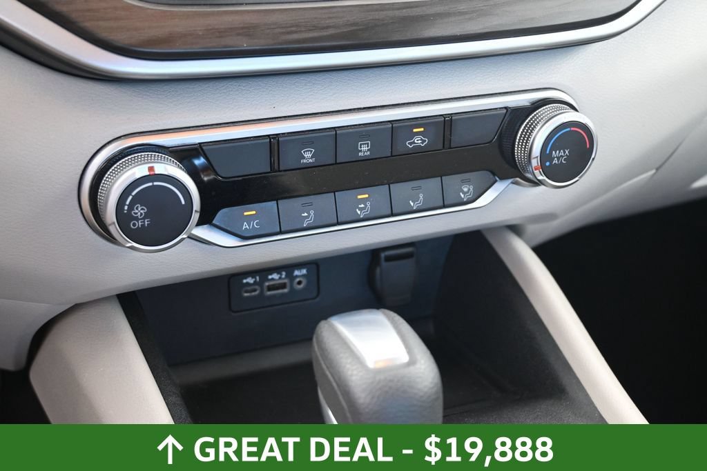 Used 2025 Nissan Altima 2.5 SV FWD image 25