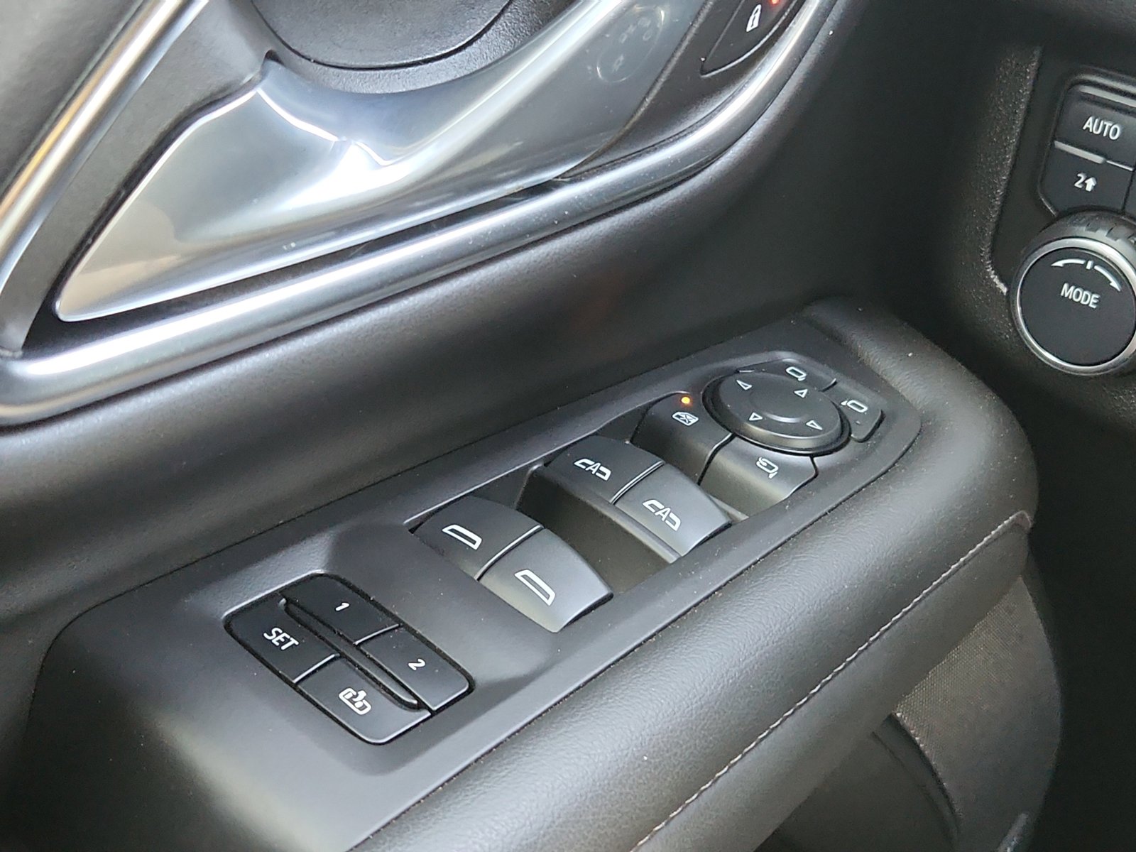 Used 2024 Chevrolet Tahoe Z71 w/ Luxury Package AWD/4WD image 17