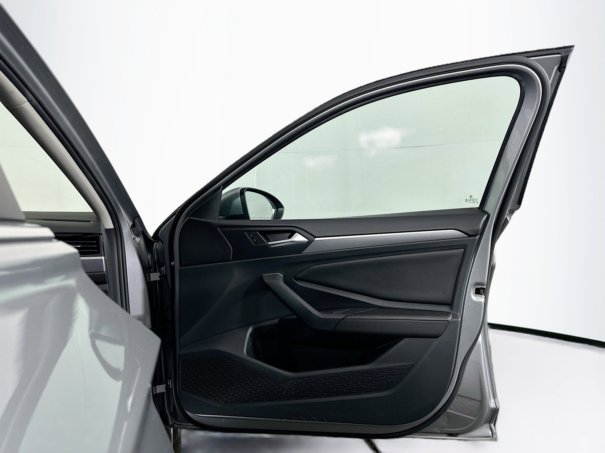 Used 2024 Volkswagen Jetta SE image 30