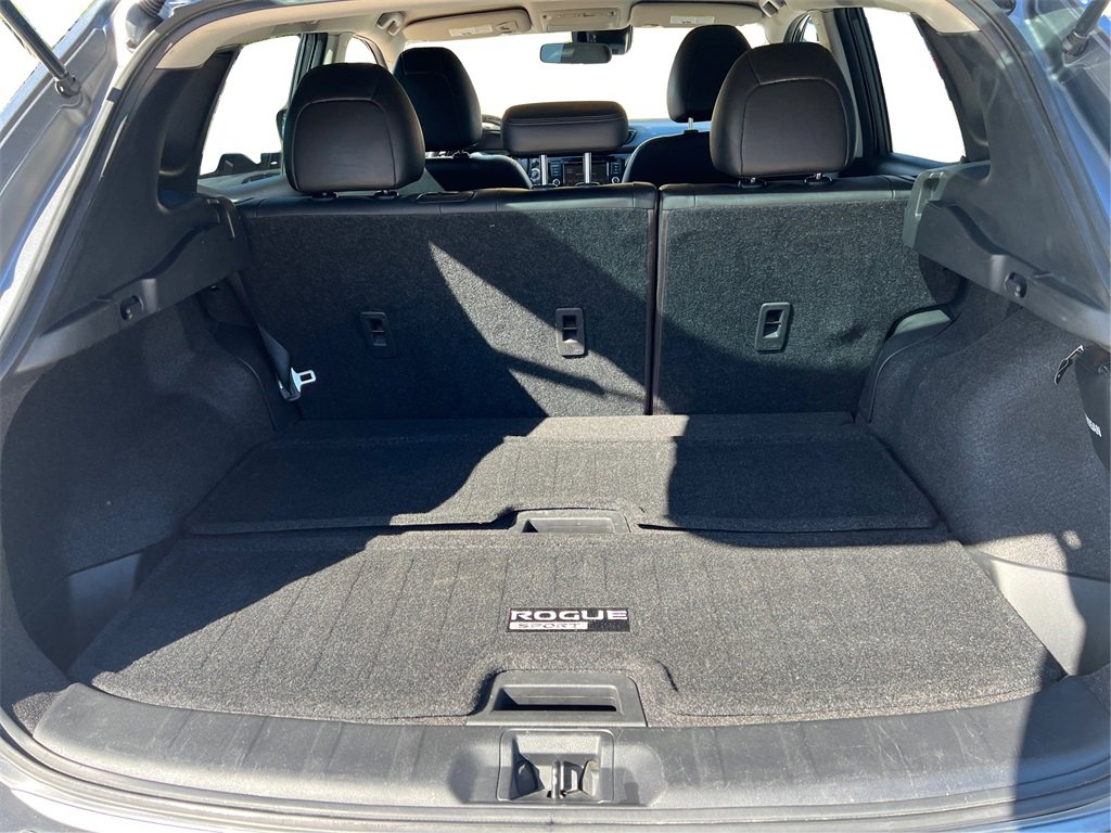 Used 2020 Nissan Rogue Sport SV w/ Technology Package image 12