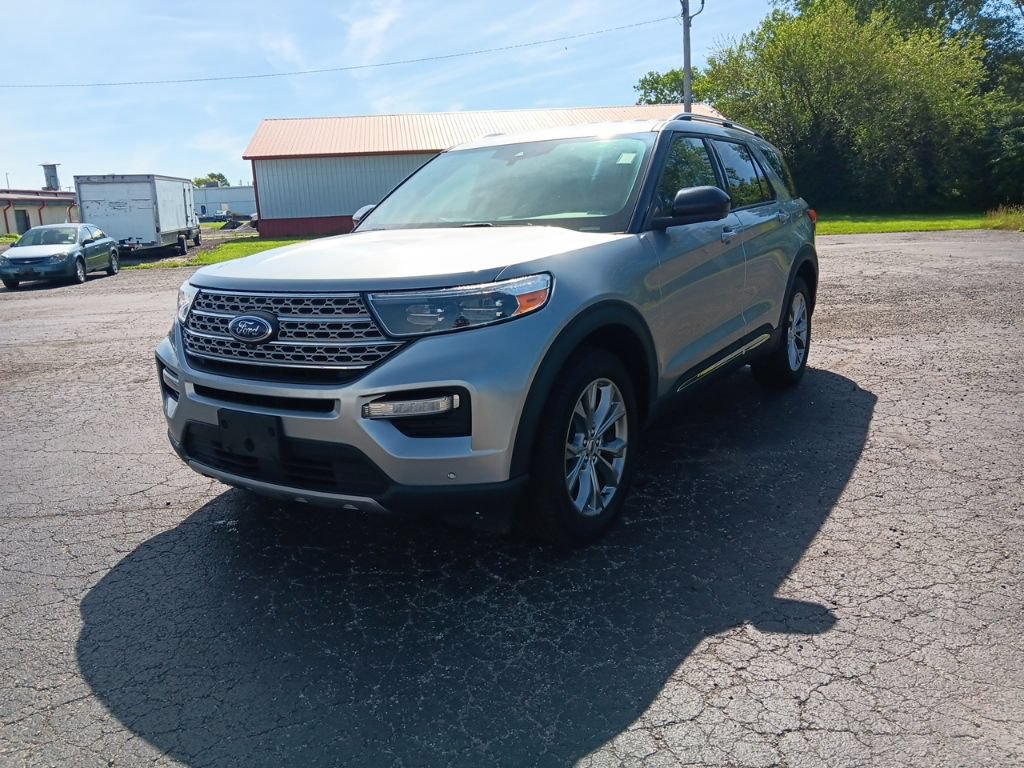 Used 2023 Ford Explorer Limited AWD/4WD image 11