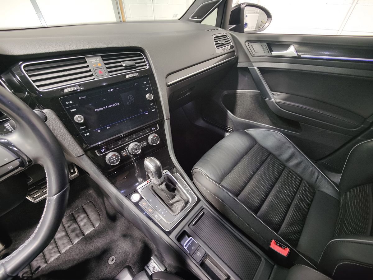 Used 2019 Volkswagen Golf R 4-Door AWD/4WD image 32