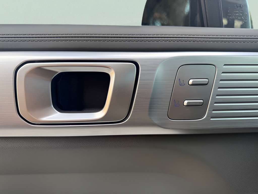 Used 2024 Hyundai Santa Fe Calligraphy FWD image 25