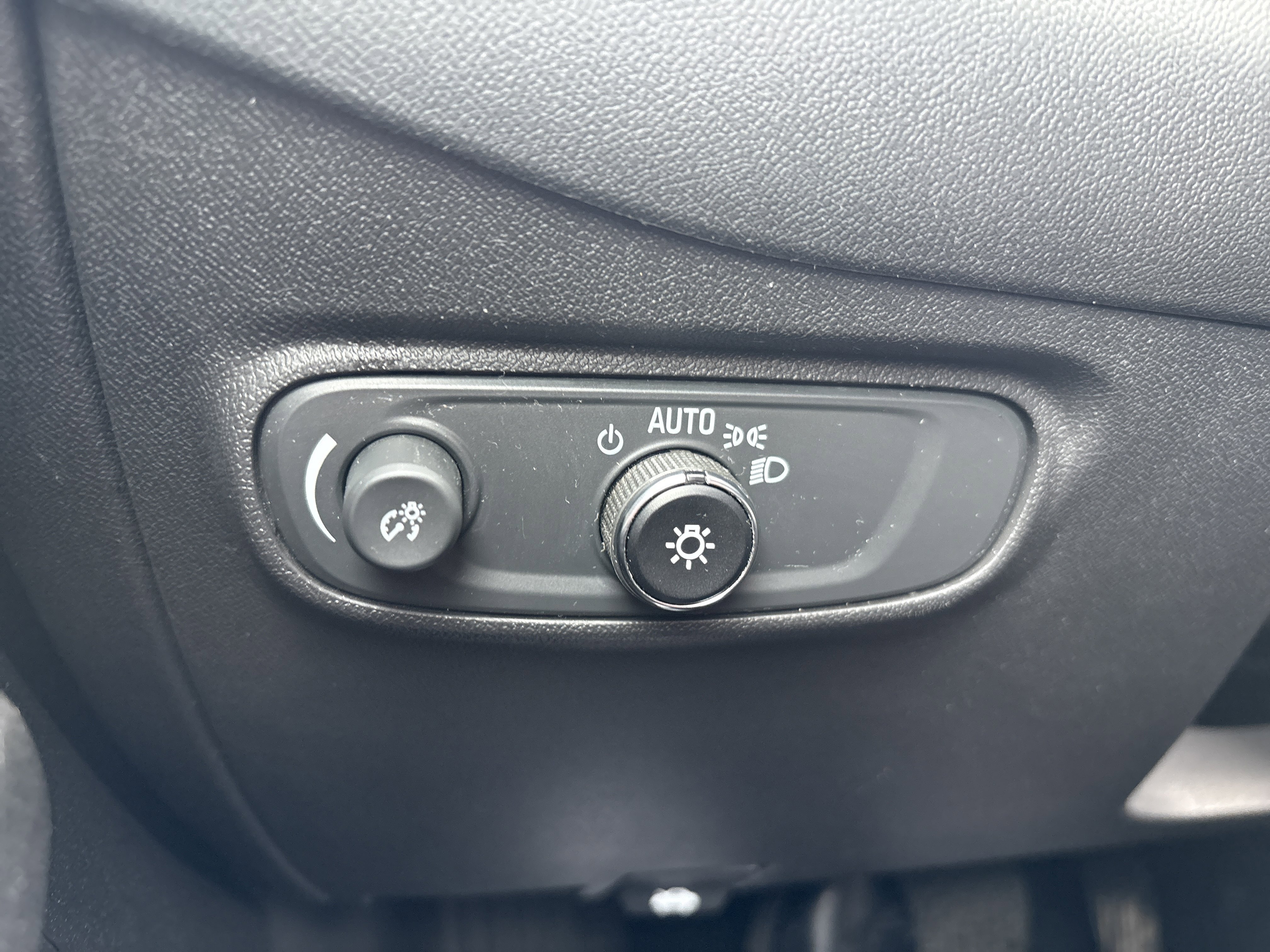 Used 2024 Chevrolet Equinox LT image 30