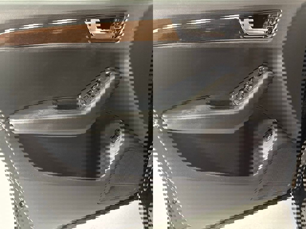 Used 2011 Audi Q5 2.0T Premium image 12