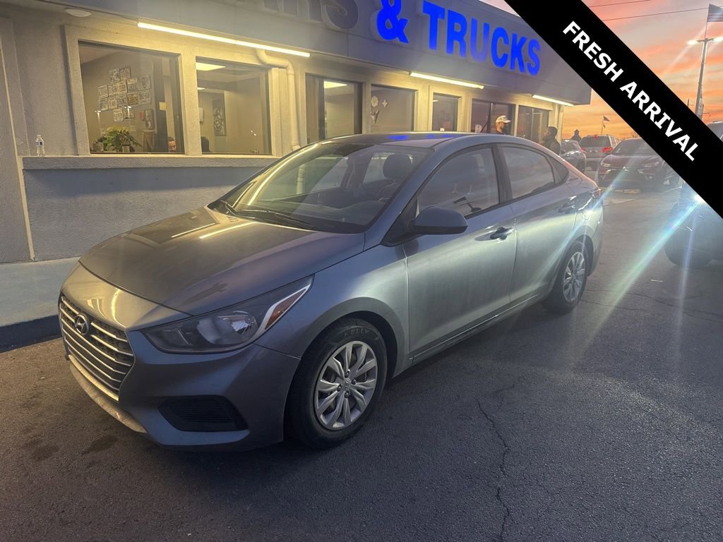 Used 2020 Hyundai Accent SE image 2