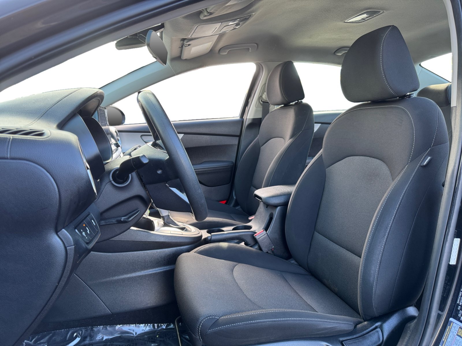Used 2023 Kia Forte LXS w/ LXS Technology Package FWD image 9