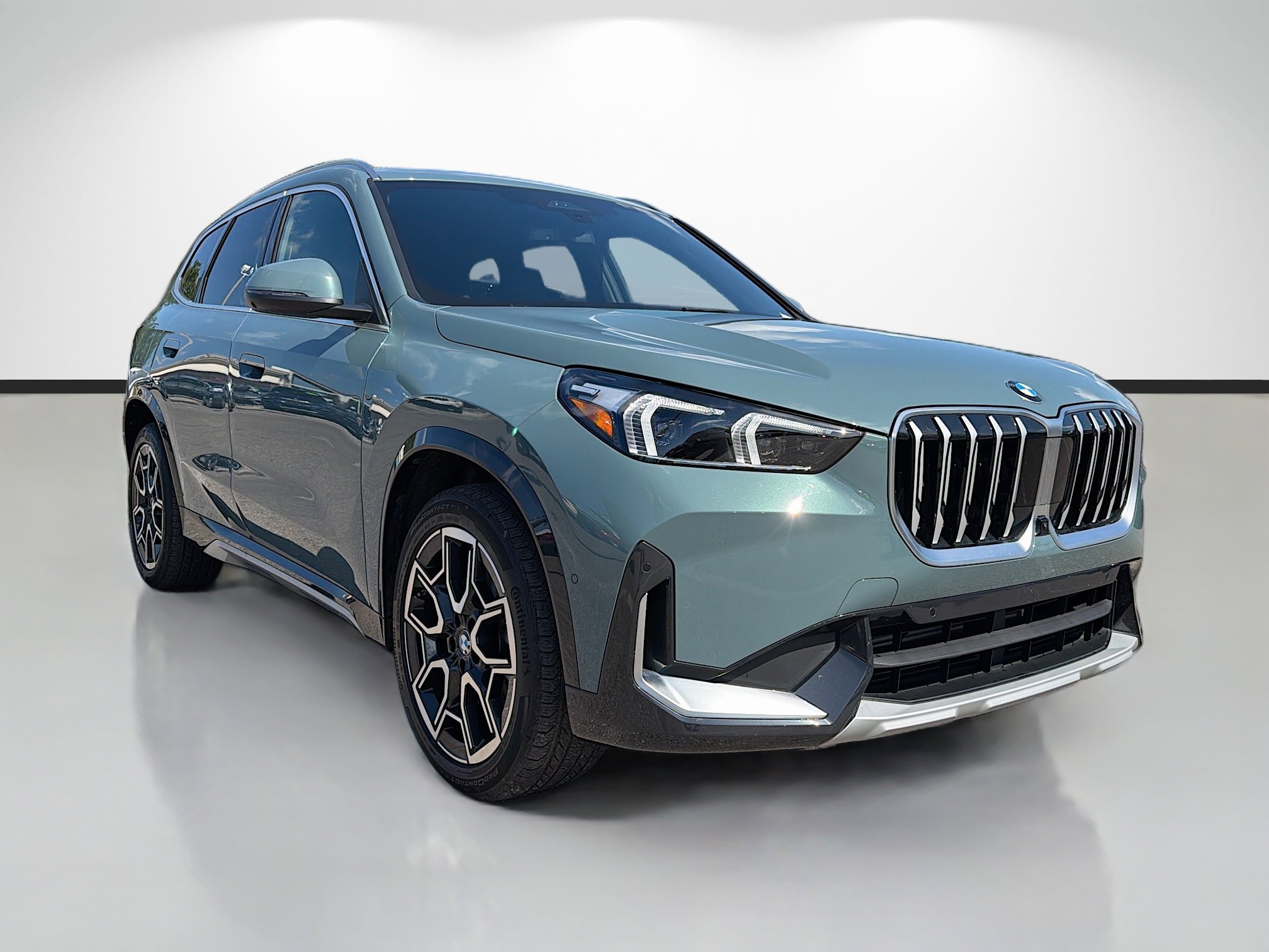 Used 2026 BMW X1 xDrive28i image 1