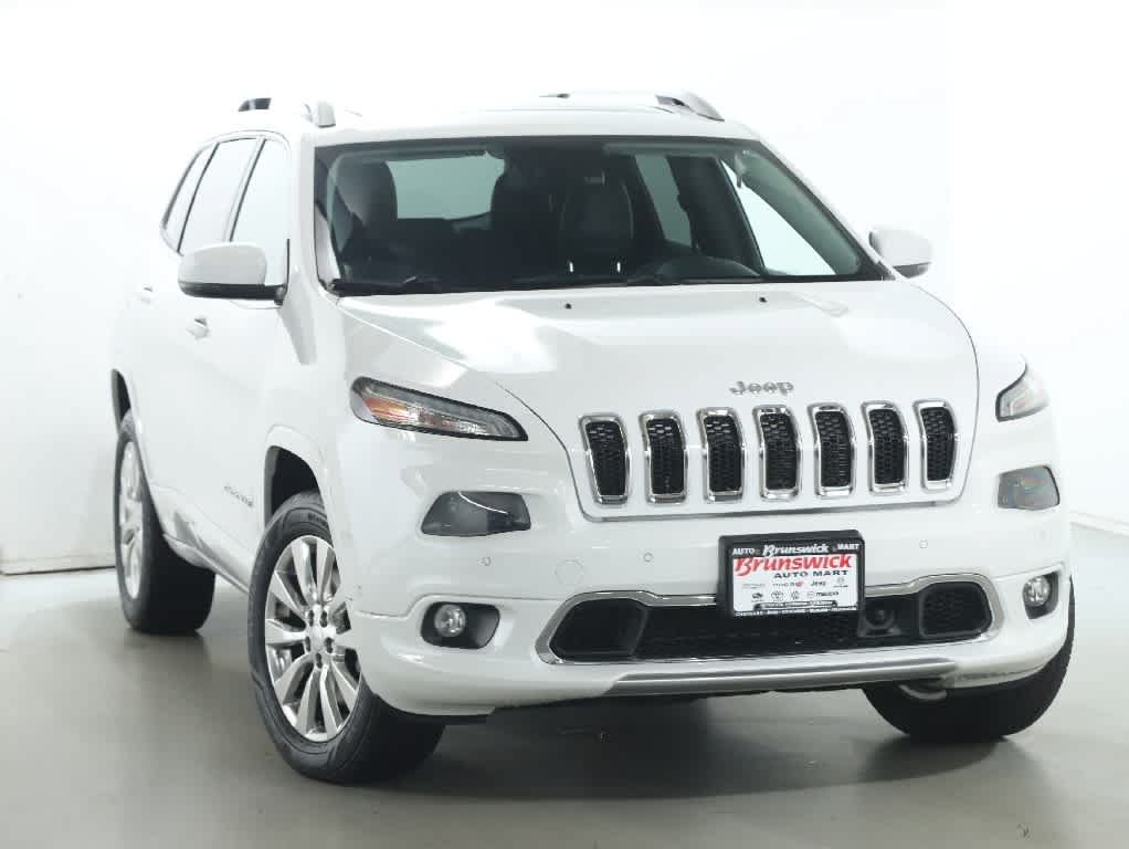 Used 2018 Jeep Cherokee Overland w/ Technology Group AWD/4WD image 2