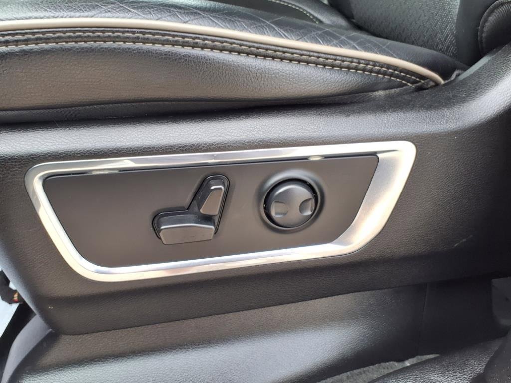 Used 2024 RAM 1500 Laramie image 12