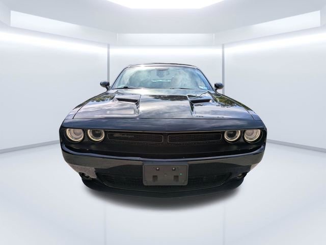 Used 2019 Dodge Challenger SXT w/ Plus Package AWD/4WD image 9