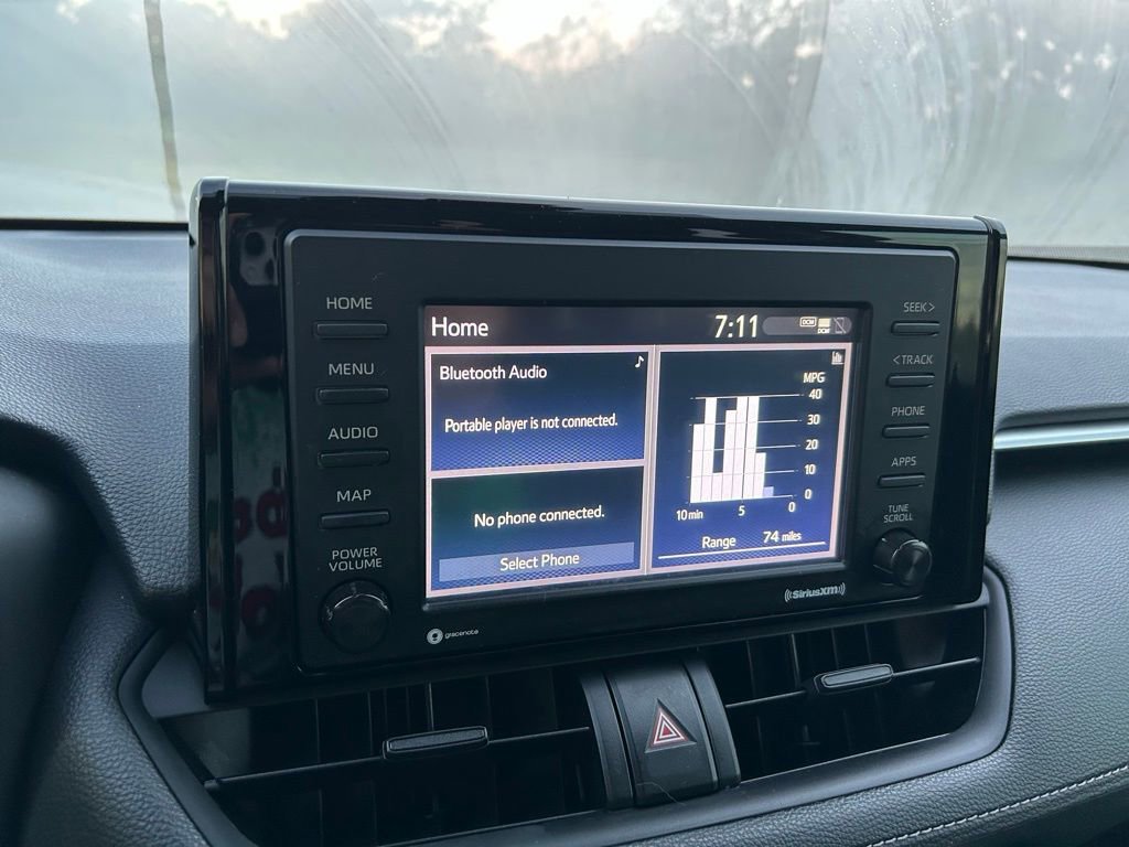 Used 2020 Toyota RAV4 LE image 23